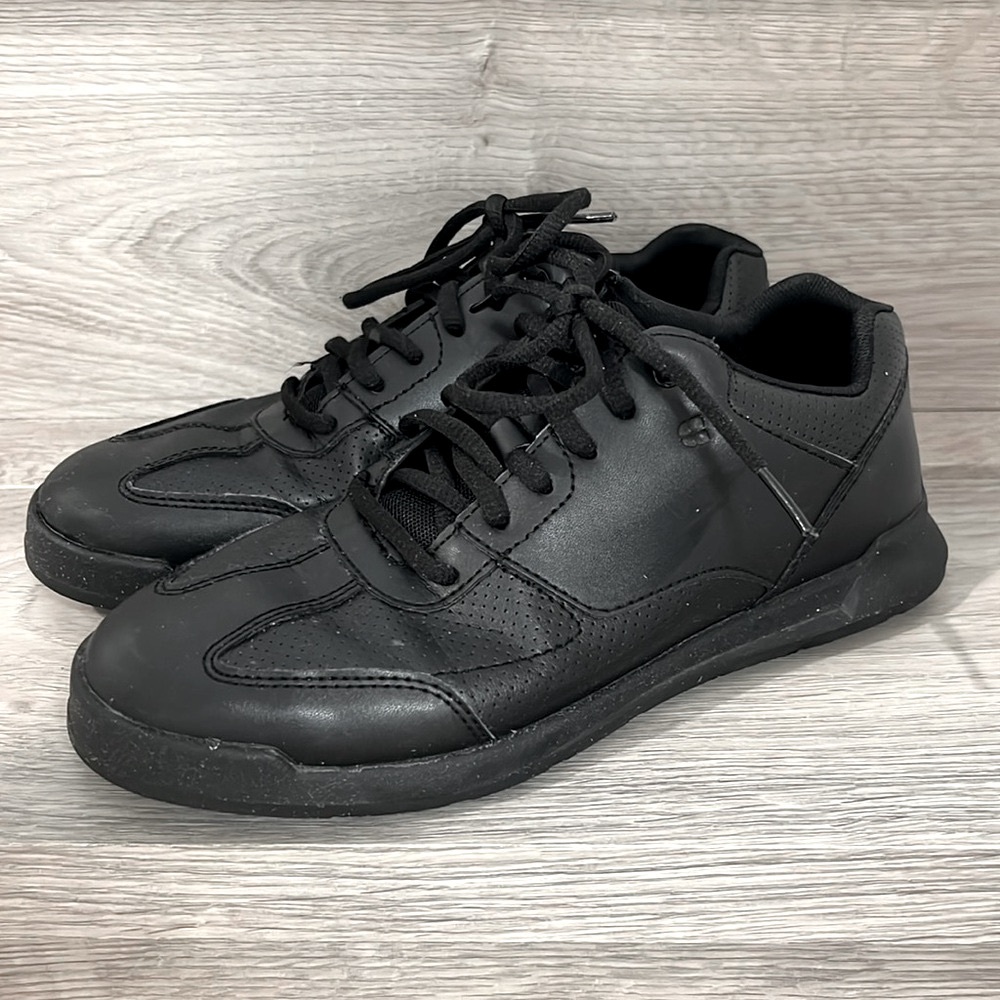 SHOES FOR CREWS Women’s Black Oil and Slip Resistant Restaurant/Hospital Shoes